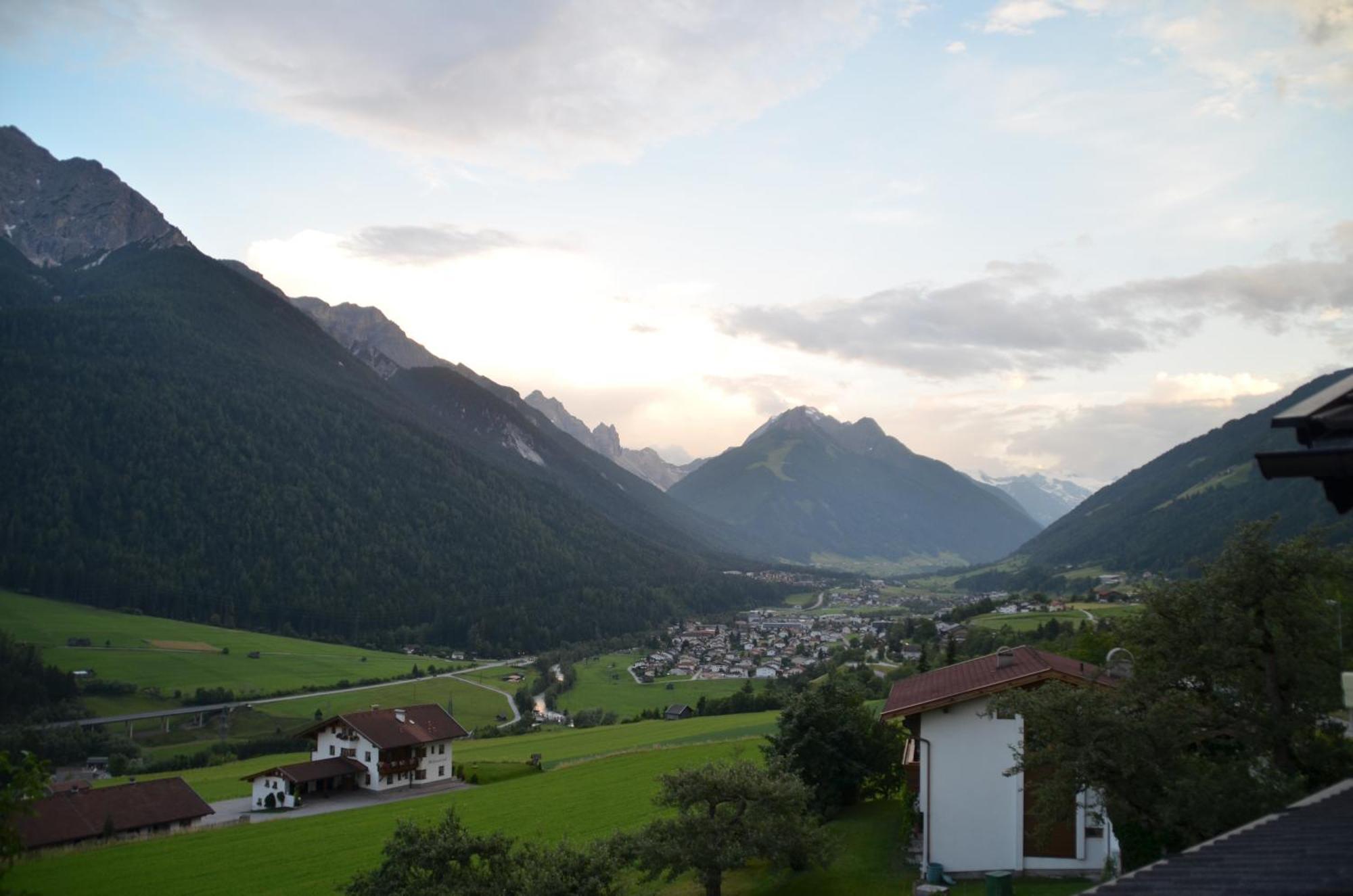 Pension Kirchbrugger Telfes im Stubai Exteriör bild