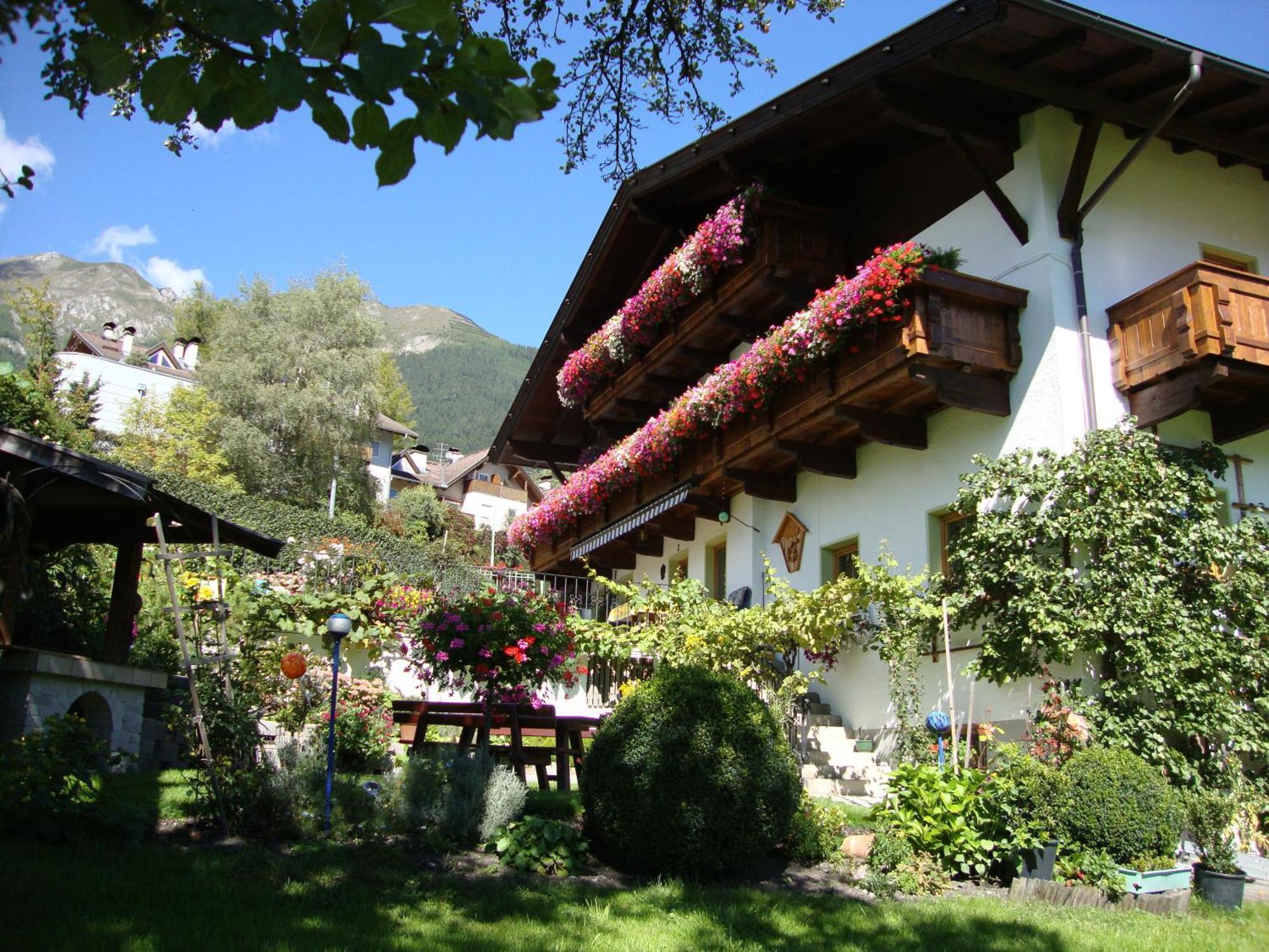 Pension Kirchbrugger Telfes im Stubai Exteriör bild